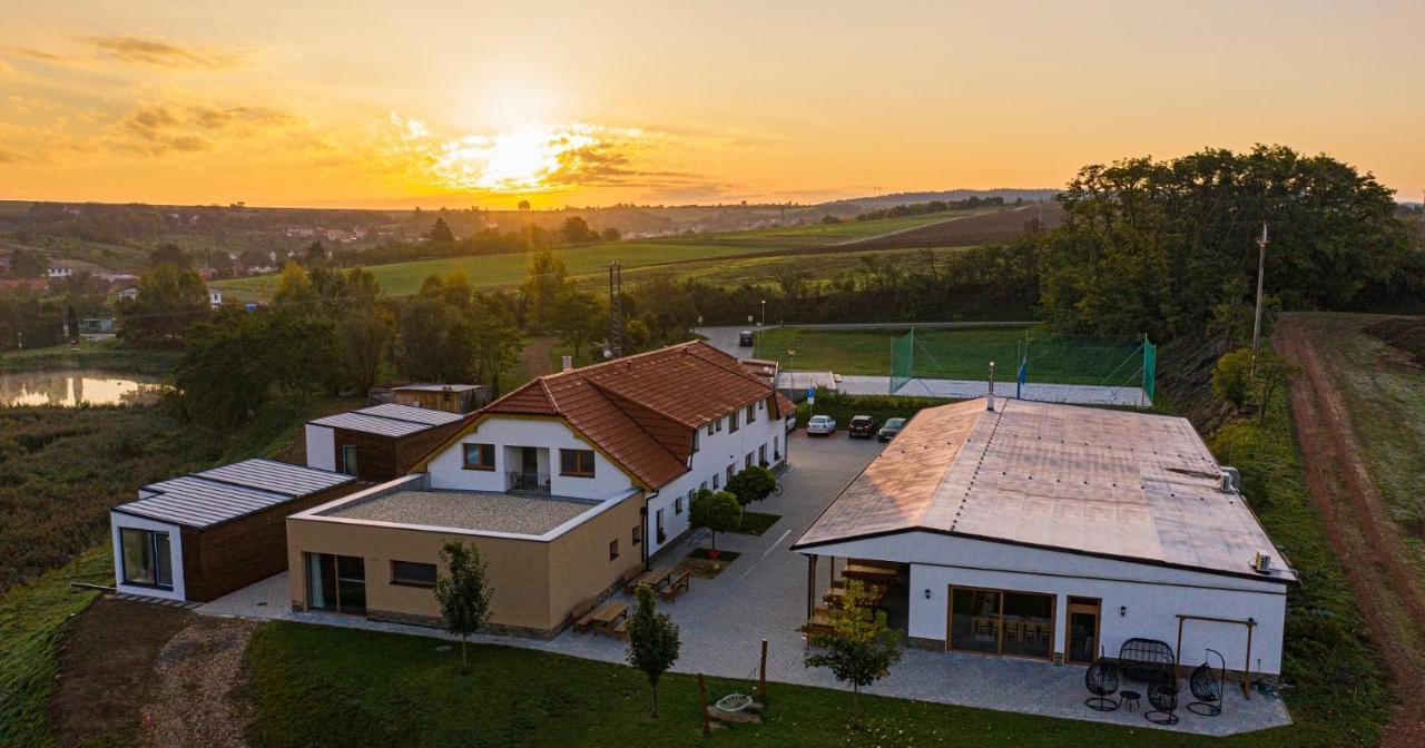 Na Zelenem Statku Hotel Rasovice  Exterior photo